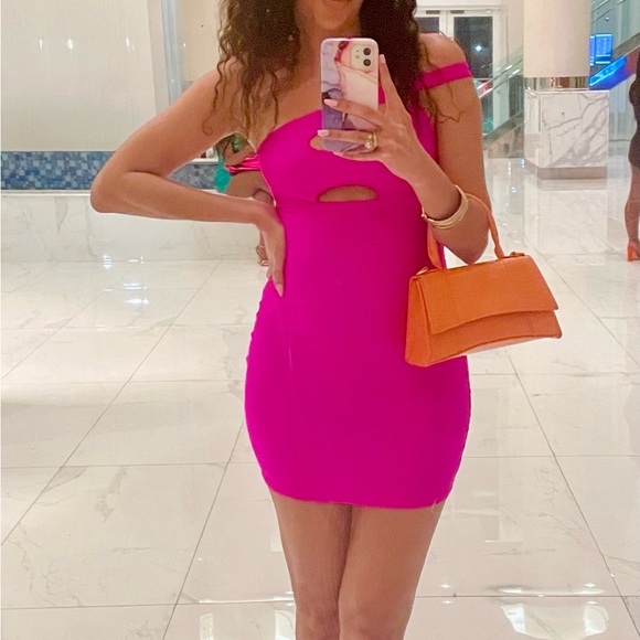 Pink dress - Picture 5 of 5